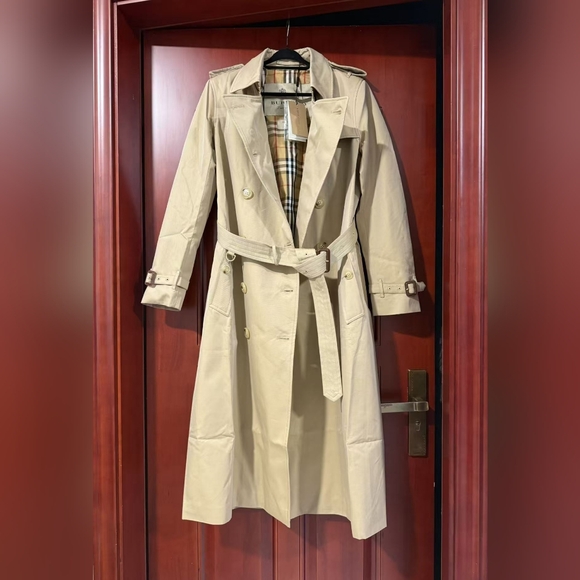 Burberry Tan Trench Coat for Women - Picture 1 of 15